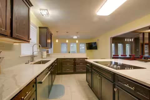 Kitchen counter seating at The Lakehouse